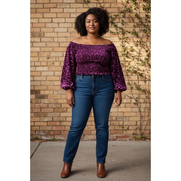 Torrid velvet smocked blouson sleeve crop top - Picture 2 of 5